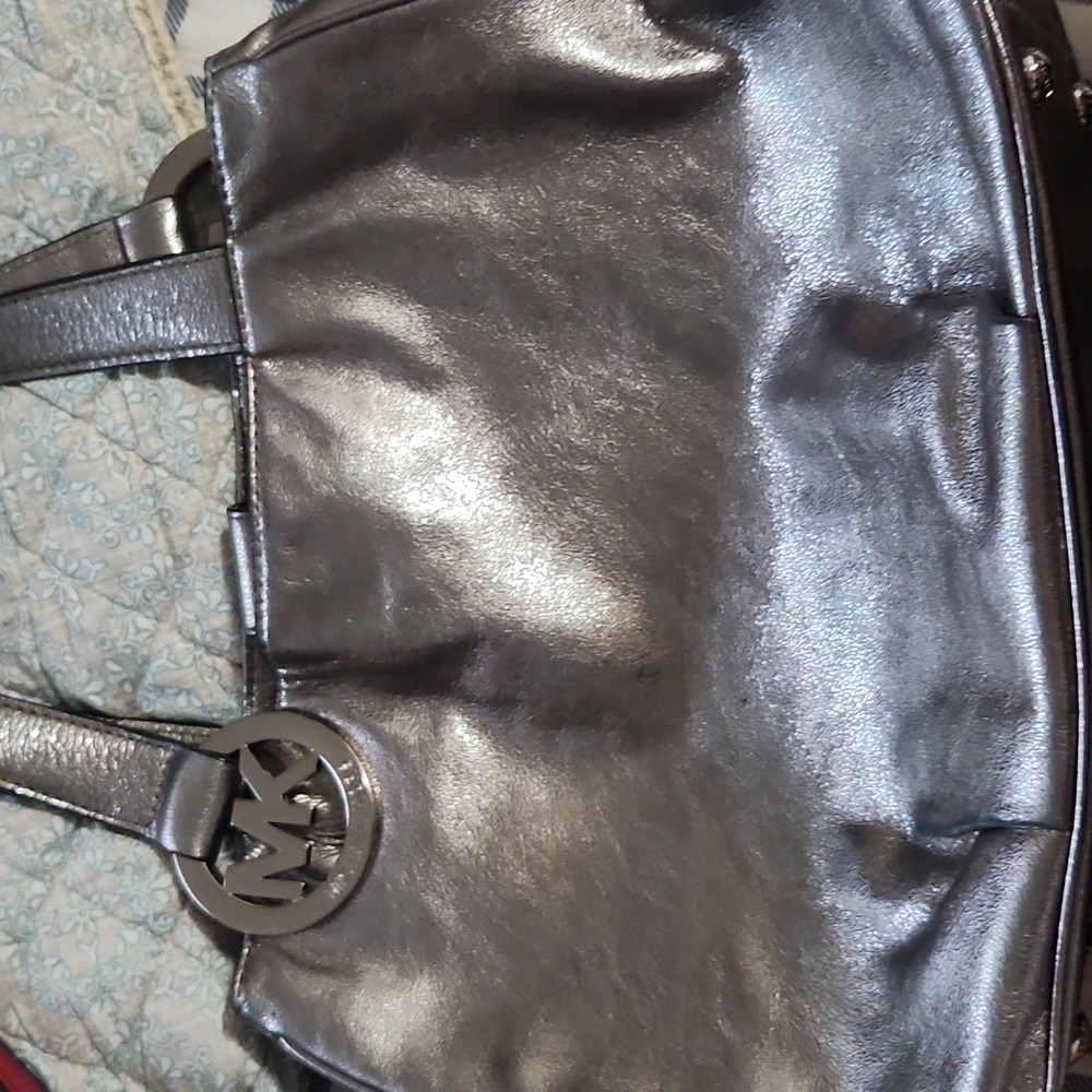 Purse - Picture 1 of 3